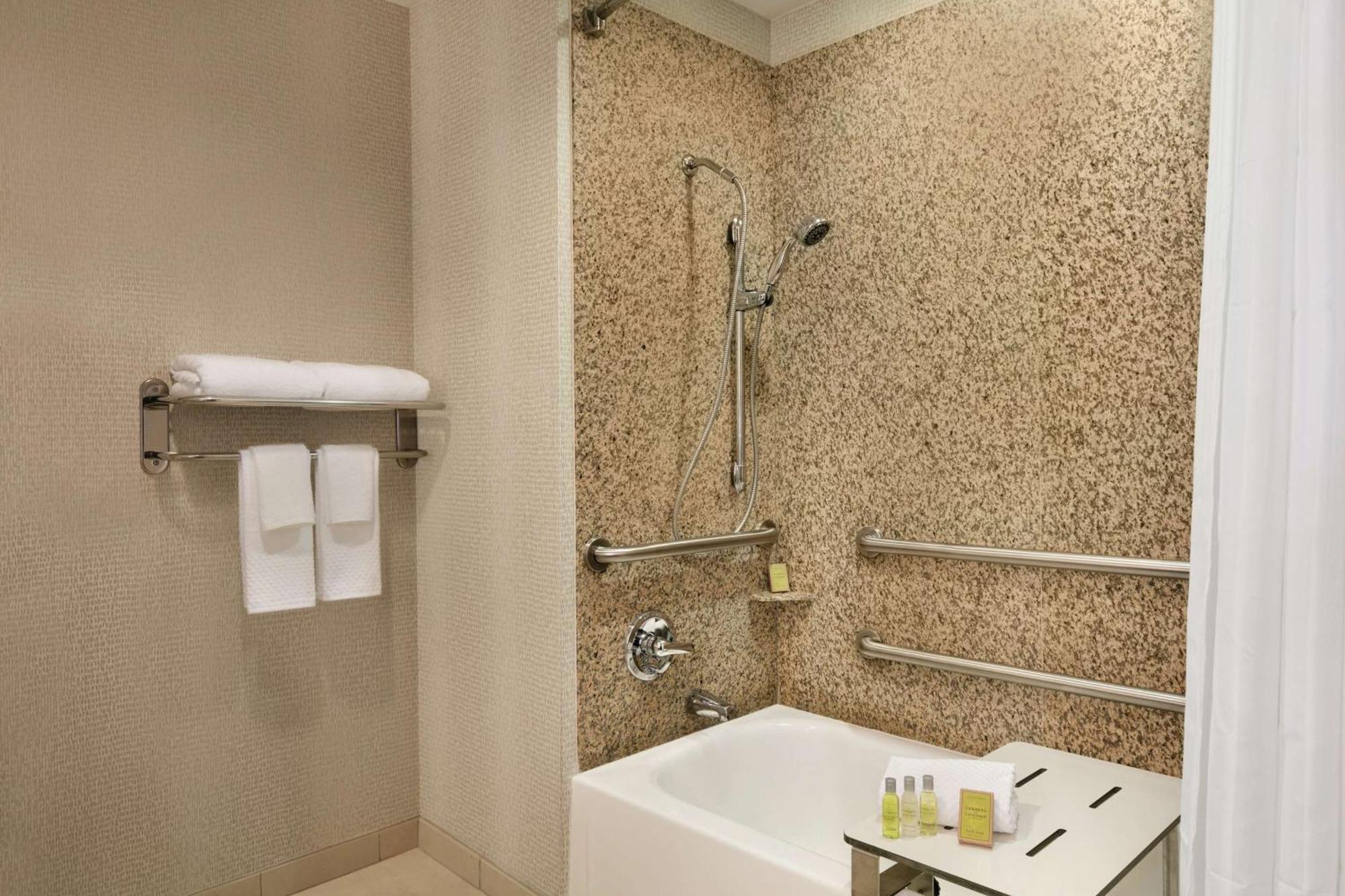 ดับเบิลทรี บาย ฮิลตัน แอตแลนตา นอร์ทอีสต์ นอร์ทเลก Hotel ทักเกอร์ ภายนอก รูปภาพ